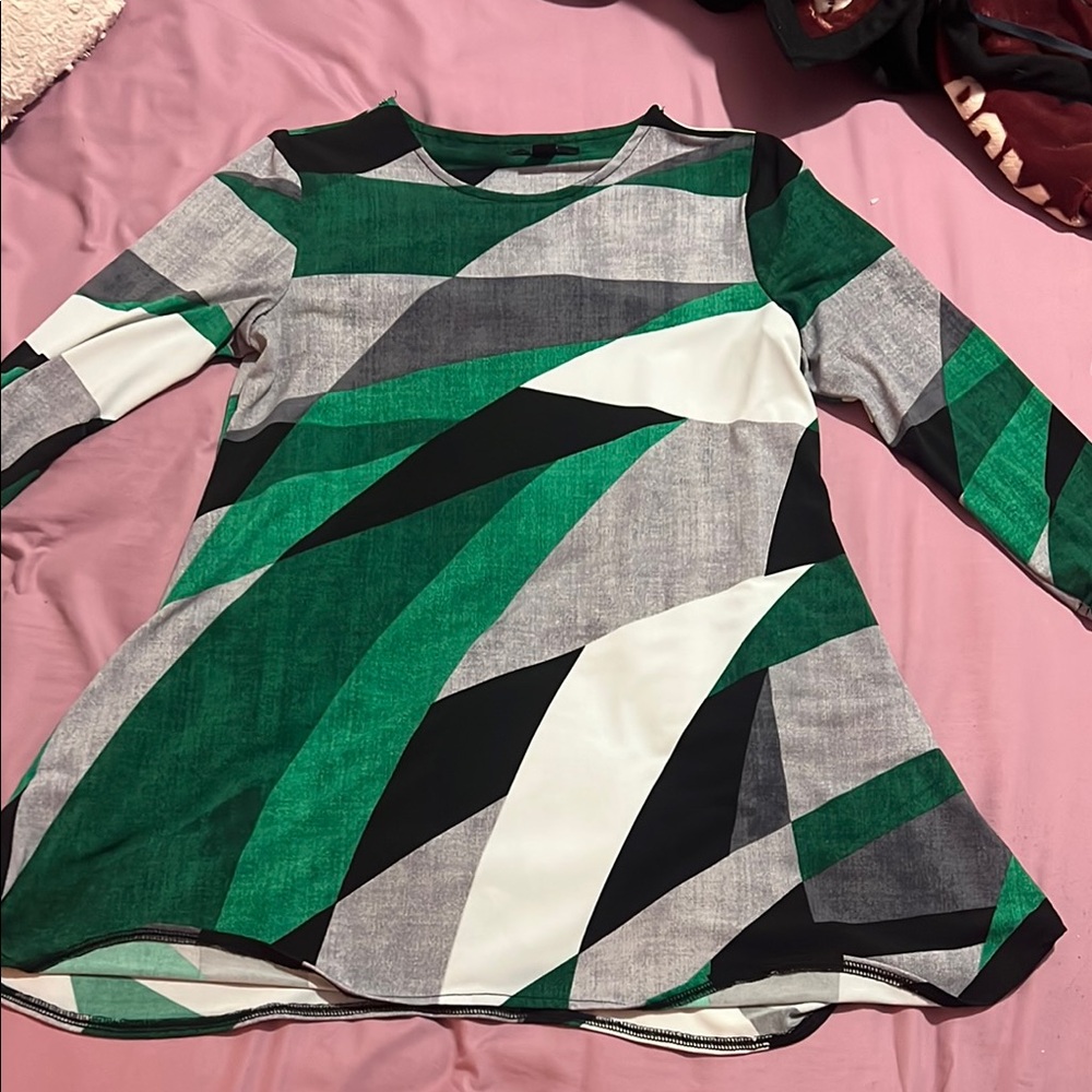 Alfani Green and Gray Geometric Top